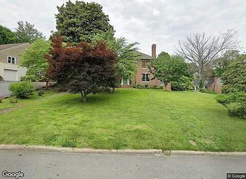 Long Crescent, BRISTOL, VA 24201