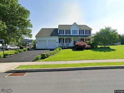 Brooke, PENNSBURG, PA 18073