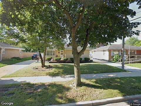 Lawn, MILWAUKEE, WI 53225
