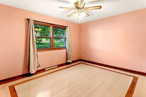 Simon Crestway, WAUNAKEE, WI 53597
