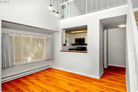 Trapper, BEAVERTON, OR 97008