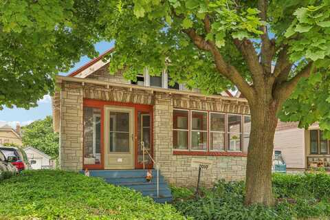 55Th, MILWAUKEE, WI 53208