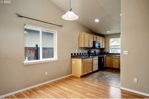 2Nd, COTTAGE GROVE, OR 97424
