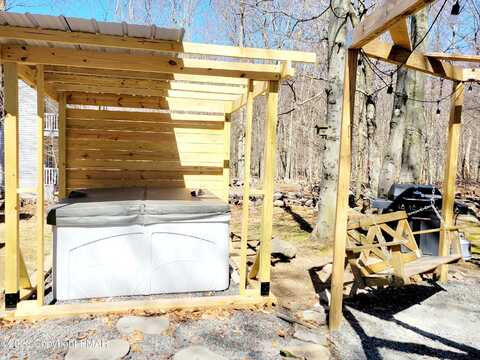 Country Place, TOBYHANNA, PA 18466