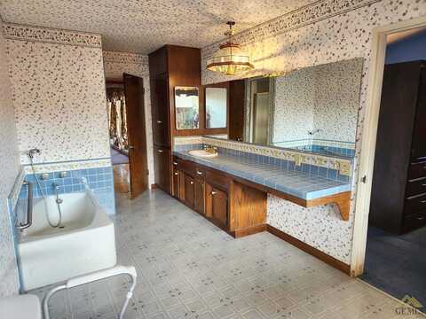 Rio Linda, BAKERSFIELD, CA 93305