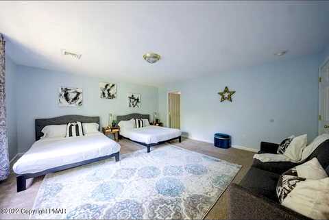 Warwick, TOBYHANNA, PA 18466