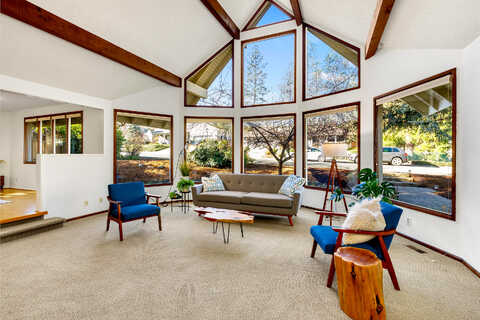 Beswick, ASHLAND, OR 97520