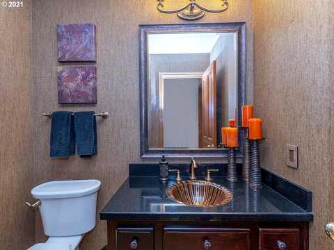 Delenka, LAKE OSWEGO, OR 97034