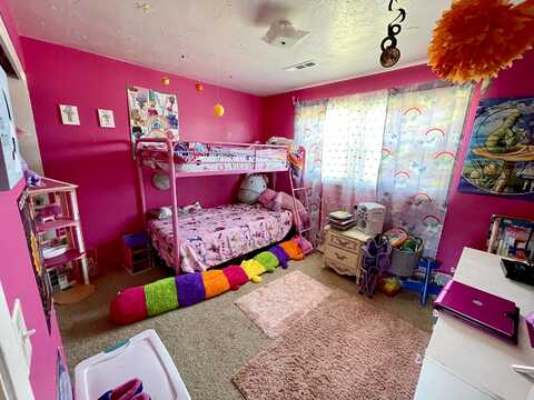 Suzanna, MEDFORD, OR 97504