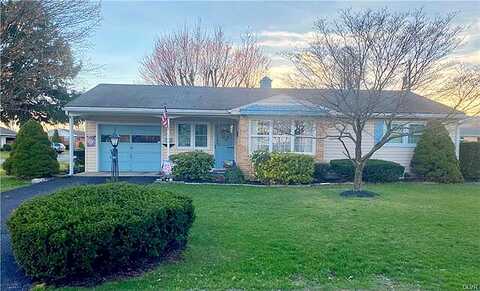 Oakhurst, SLATINGTON, PA 18080