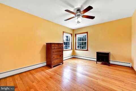 Hunter, MECHANICSBURG, PA 17050