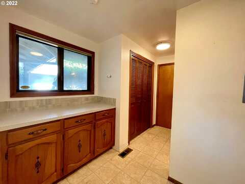 Shamrock, WOOD VILLAGE, OR 97060