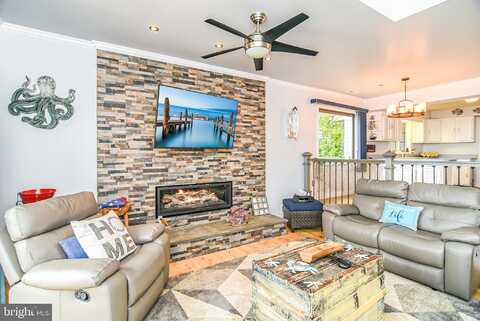 Riverview, COLONIAL BEACH, VA 22443