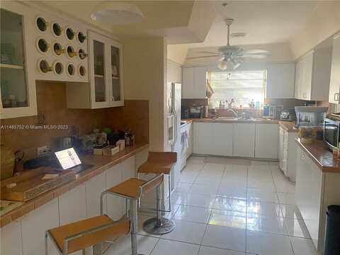 110Th, MIAMI, FL 33161