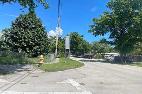12Th, NORTH MIAMI, FL 33161