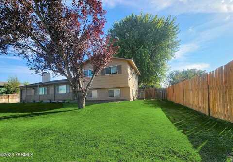 72Nd, YAKIMA, WA 98908
