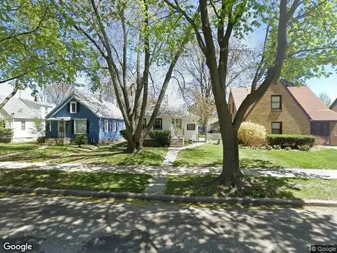 74Th, MILWAUKEE, WI 53214