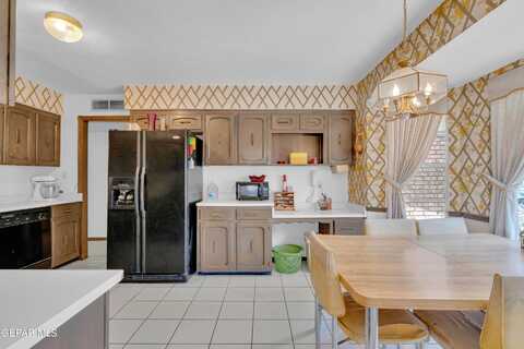 Cresta Bonita, EL PASO, TX 79912