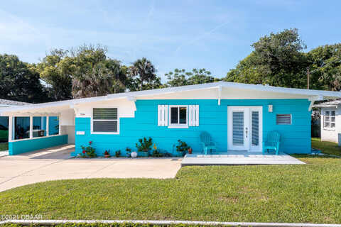 Pelican, DAYTONA BEACH, FL 32118
