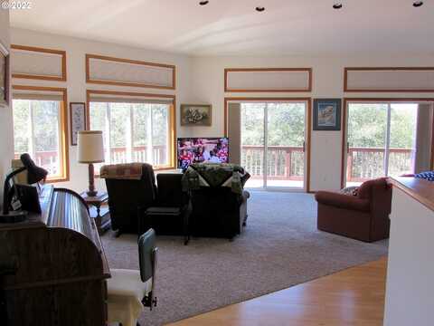 Crown Terrace, BROOKINGS, OR 97415