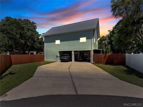 Coral, CRYSTAL RIVER, FL 34429