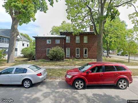 King, LA CROSSE, WI 54601