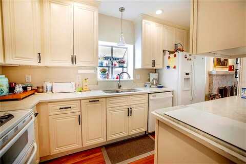 6Th, SAINT PETERSBURG, FL 33710