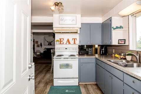 Maddock, LONGVIEW, WA 98632