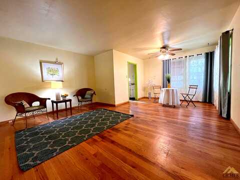Olive, BAKERSFIELD, CA 93304