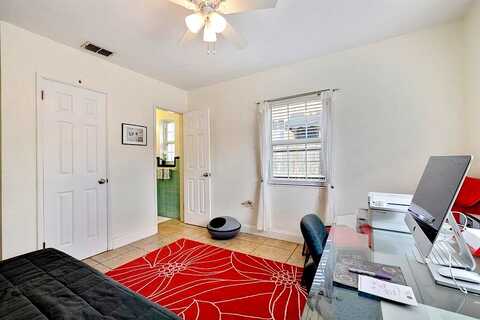 Robinson, SAINT PETERSBURG, FL 33710