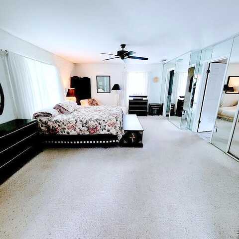 54Th, SAINT PETERSBURG, FL 33708