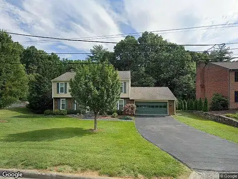 Luwana, ROANOKE, VA 24018