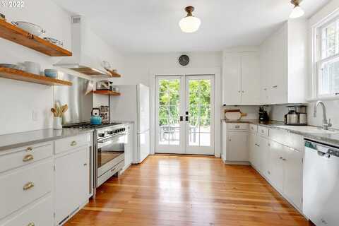 Maple, PORTLAND, OR 97225