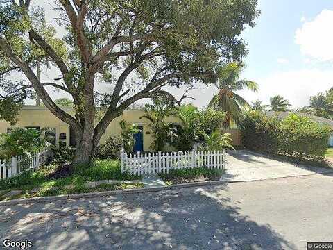 4Th, Lake Worth, FL 33460