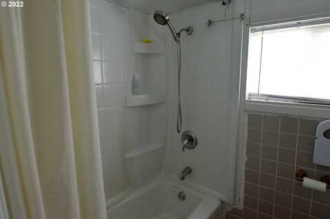 57Th, PORTLAND, OR 97218