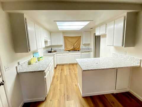 177Th, LANCASTER, CA 93535