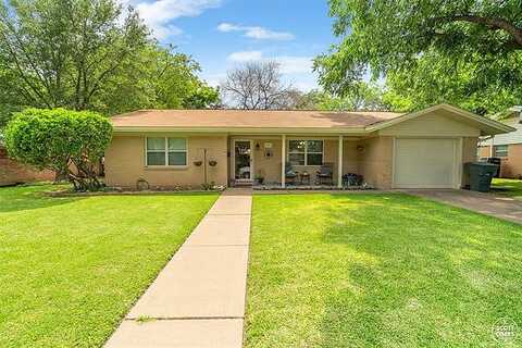 9Th, BROWNWOOD, TX 76801