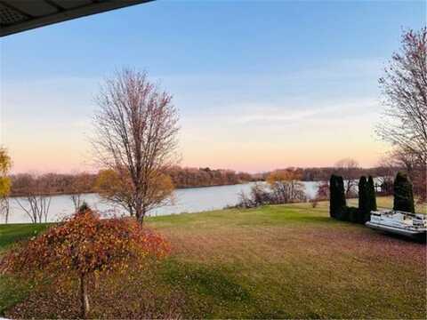 Shore, HUTCHINSON, MN 55350