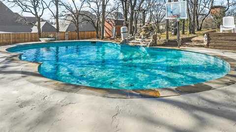 Crane, NORTH RICHLAND HILLS, TX 76182