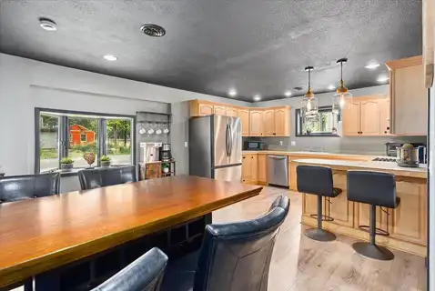 20Th, LAKELAND, MN 55043