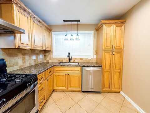 North, GROVES, TX 77619