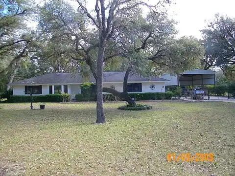 Live Oak, INEZ, TX 77968
