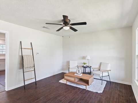 Quails, FORT WORTH, TX 76119