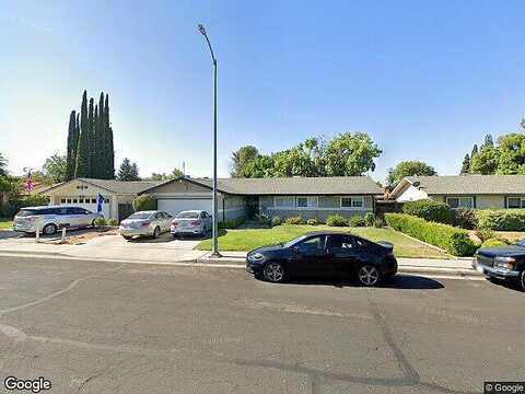 Robinwood, CLOVIS, CA 93611