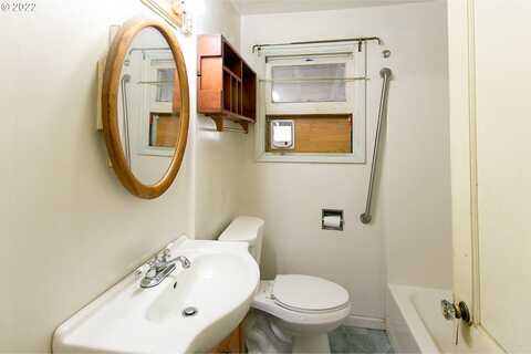 Lamphier, PORTLAND, OR 97222