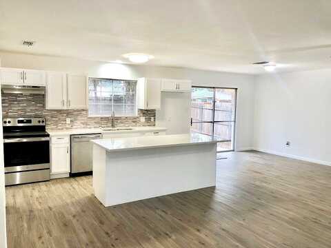 Bristol, ARLINGTON, TX 76013