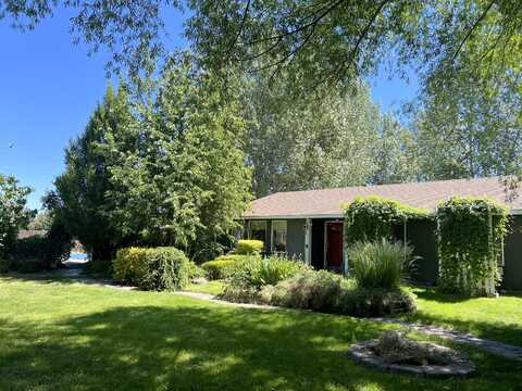 Dogwood, REDMOND, OR 97756