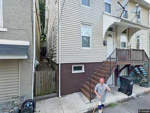 Hoch, BETHLEHEM, PA 18015