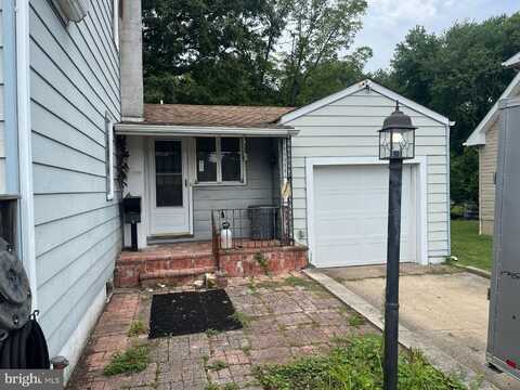Moon, LEVITTOWN, PA 19054