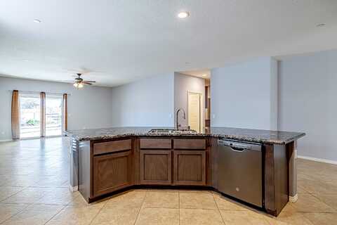 Verella, LANCASTER, CA 93536